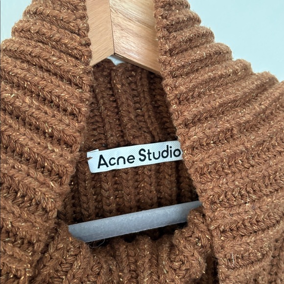 Acne Studios Boxy Turtleneck - Picture 3 of 7